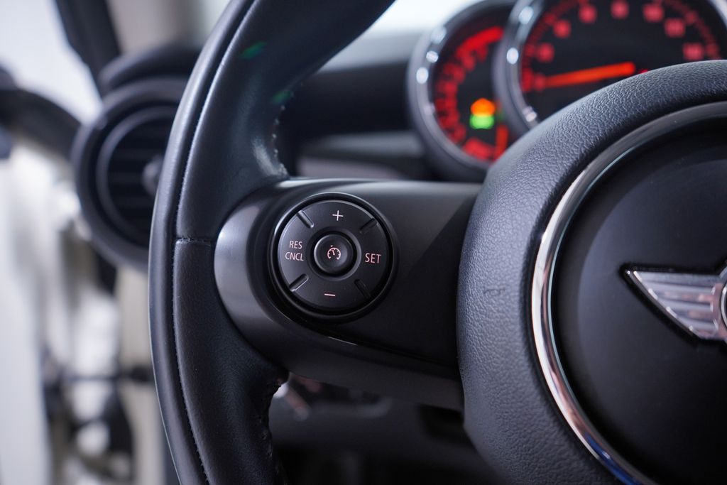 Thumbnail: 2018 MINI Cooper - 16
