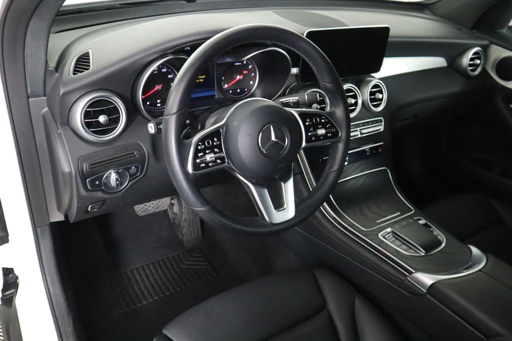 2021 Mercedes-Benz GLC 300 9