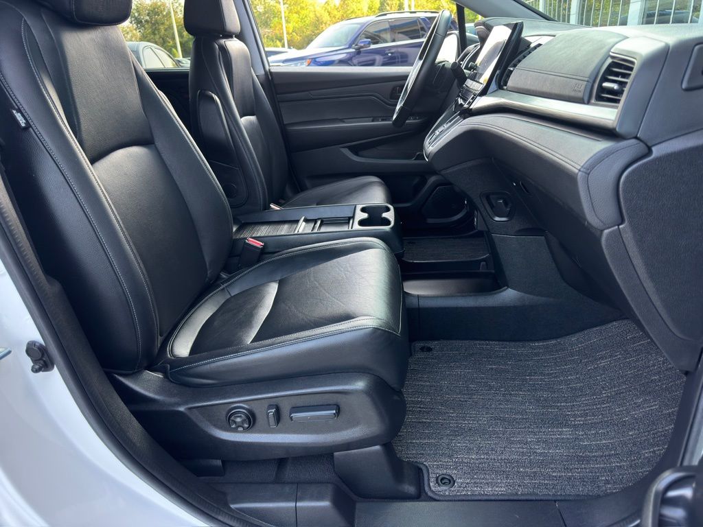 2023 Honda Odyssey EX-L White at Community Honda