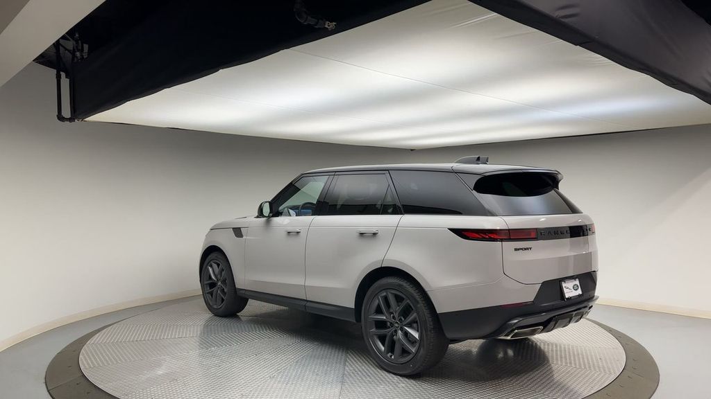 Thumbnail: 2024 Land Rover Range Rover Sport - 6