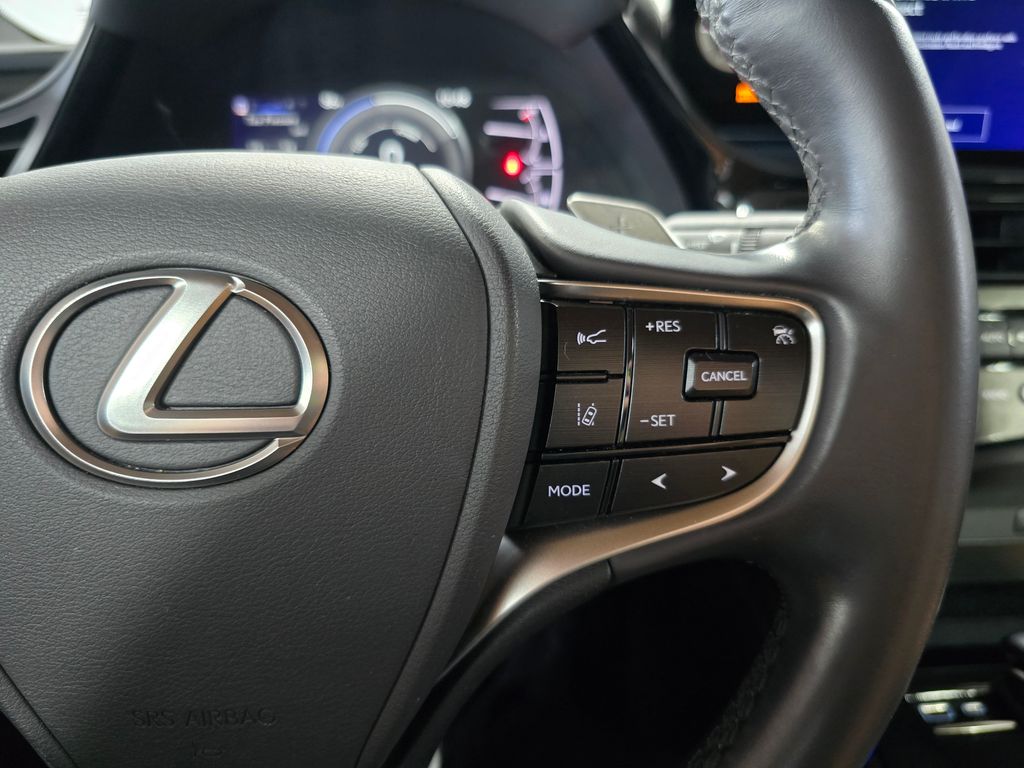 Thumbnail: 2025 Lexus ES - 17