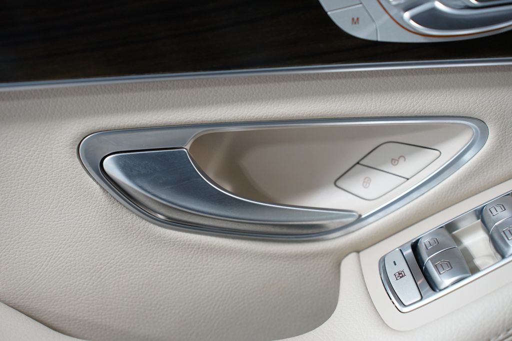 Thumbnail: 2021 Mercedes-Benz C-Class - 31