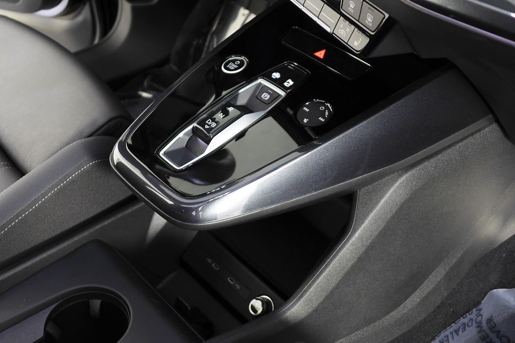 Thumbnail: 2023 Audi Q4 e-tron - 15