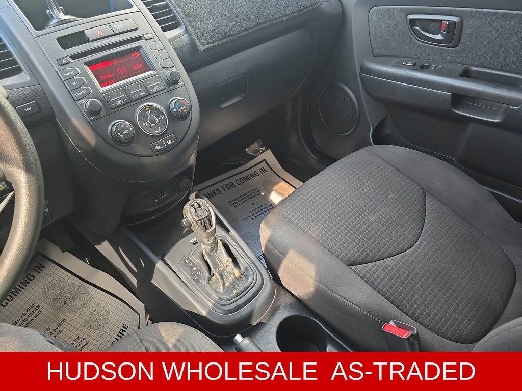 2012 Bright Silver Kia Soul Base FWD Hatchback