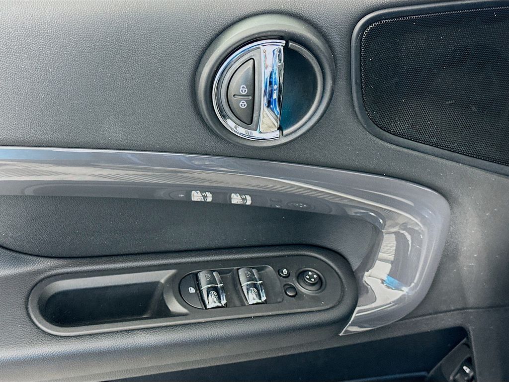 Thumbnail: 2018 MINI Cooper Countryman - 18