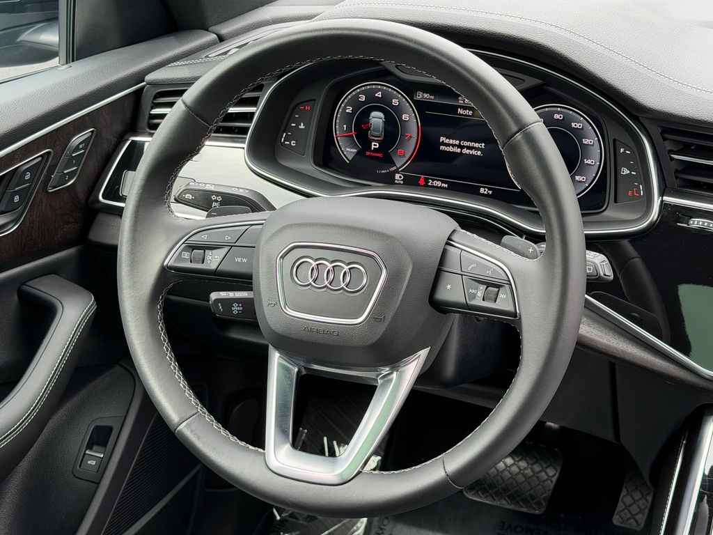 Thumbnail: 2023 Audi Q8 - 16