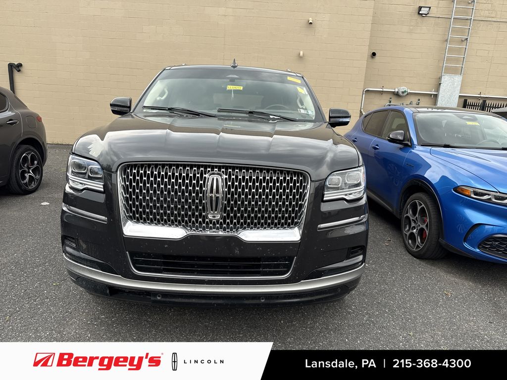 Starlight 2023 Lincoln Navigator SUV / Crossover Four-Wheel Drive Automatic