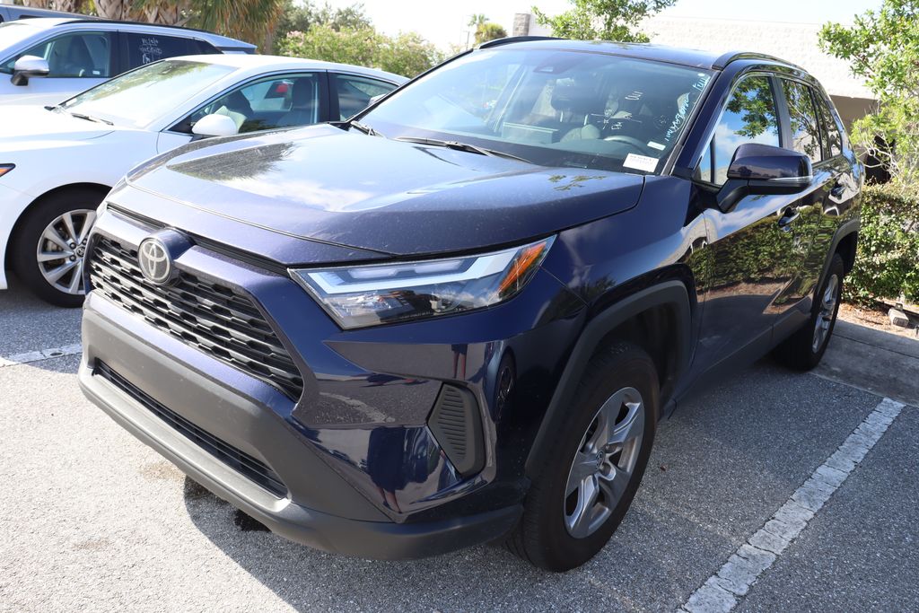 2024 Toyota RAV4 XLE 2
