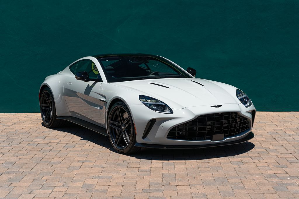 /2025 Aston-Martin Vantage