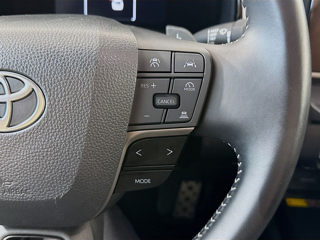 Thumbnail: 2025 Toyota Camry - 12