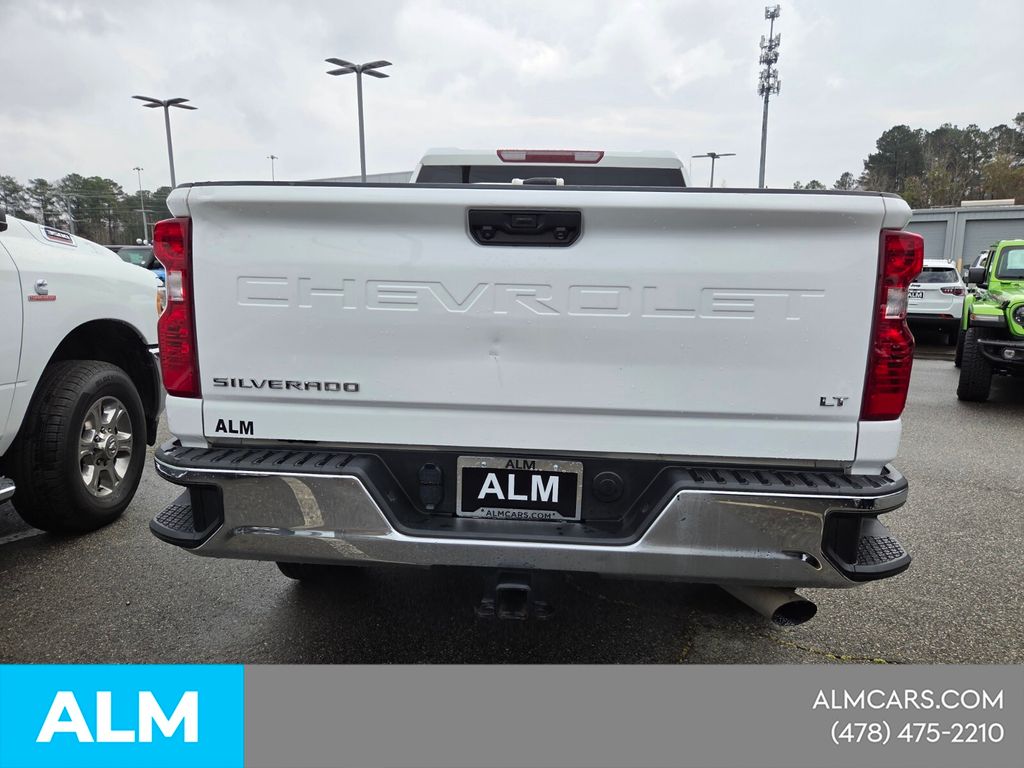 Used 2025 White Chevrolet LT image 13