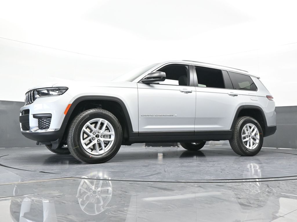 New 2026 Silver Zynith Jeep Laredo image 51
