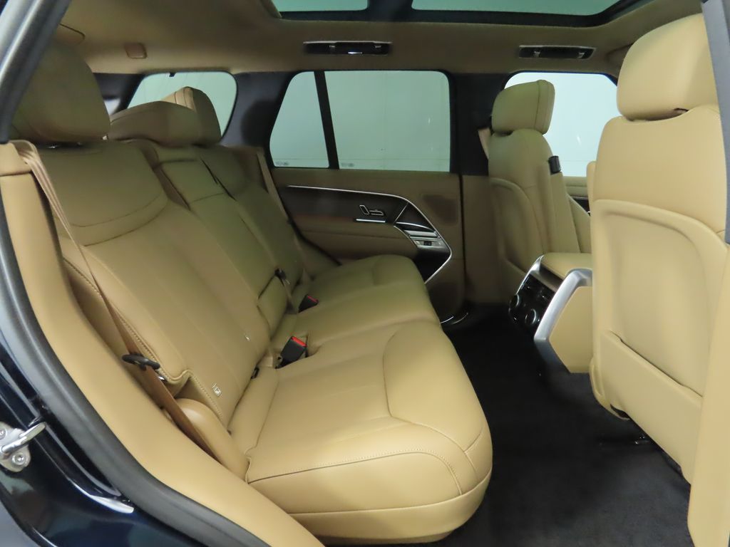 Thumbnail: 2025 Land Rover Range Rover - 24