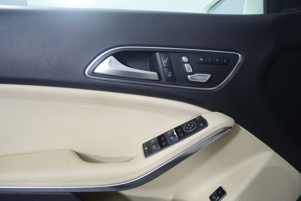 Thumbnail: 2018 Mercedes-Benz CLA - 8