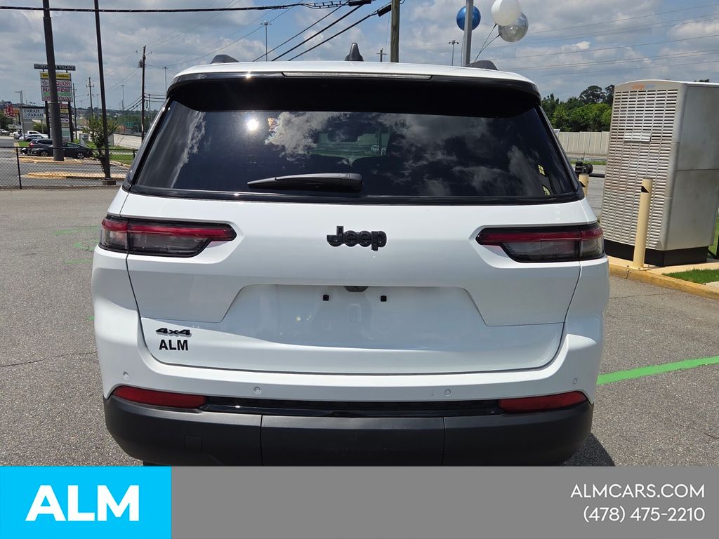 Used 2025 White Jeep Altitude X image 15