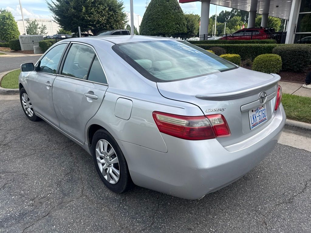 Used 2008  Toyota LE image 3