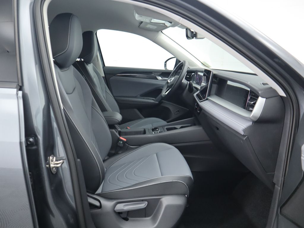 2025 Volkswagen Tiguan 2.0T 21