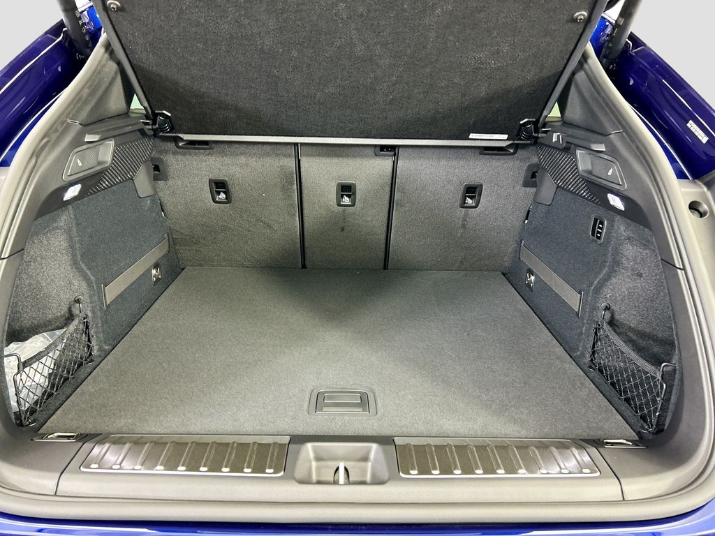 Thumbnail: 2025 Porsche Macan - 29