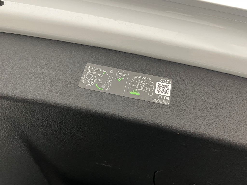 Thumbnail: 2025 Audi Q7 - 12