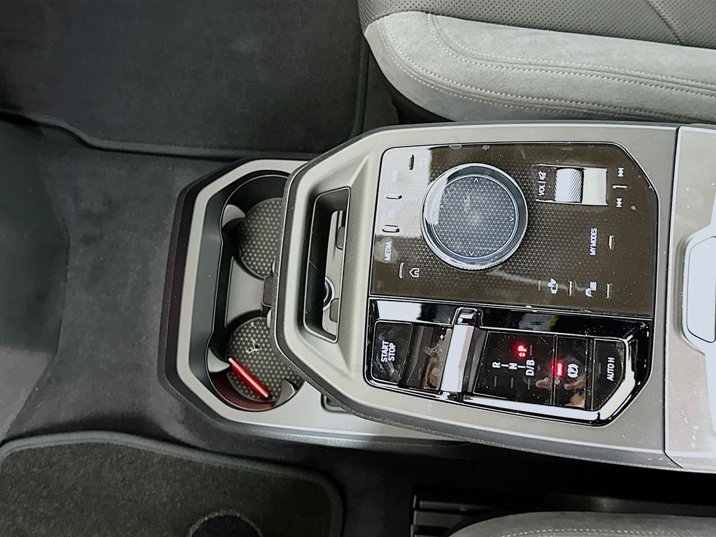 Thumbnail: 2026 BMW iX - 15