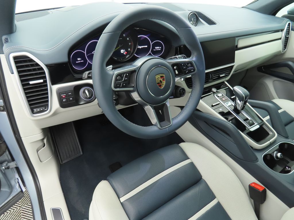 2023 Porsche Cayenne E-Hybrid 11