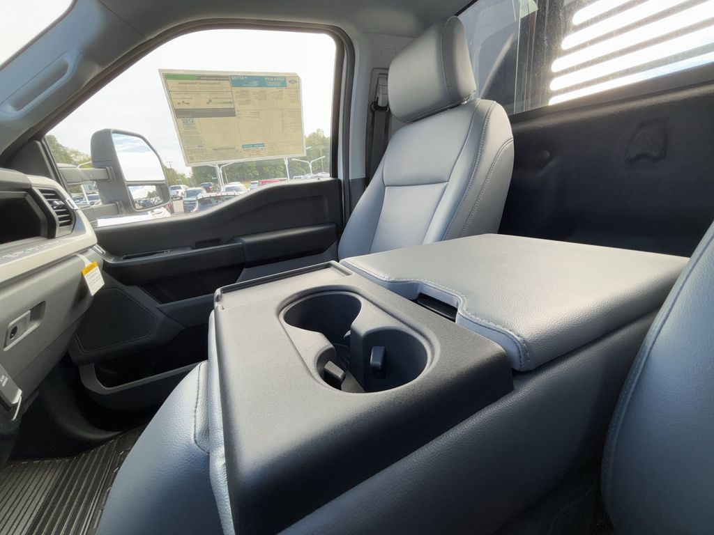 New 2024 Oxford White Ford F-350® XL image 23