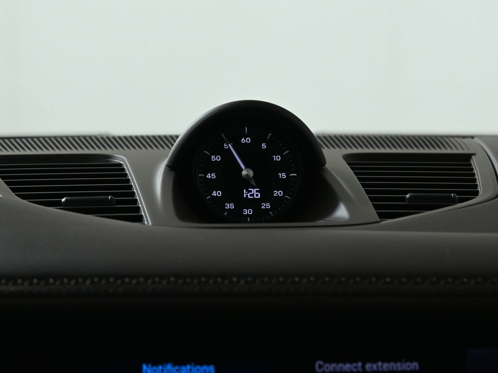 Thumbnail: 2026 Porsche Panamera - 22