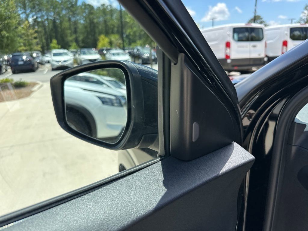 2023 Super Black Nissan Kicks SR FWD SUV