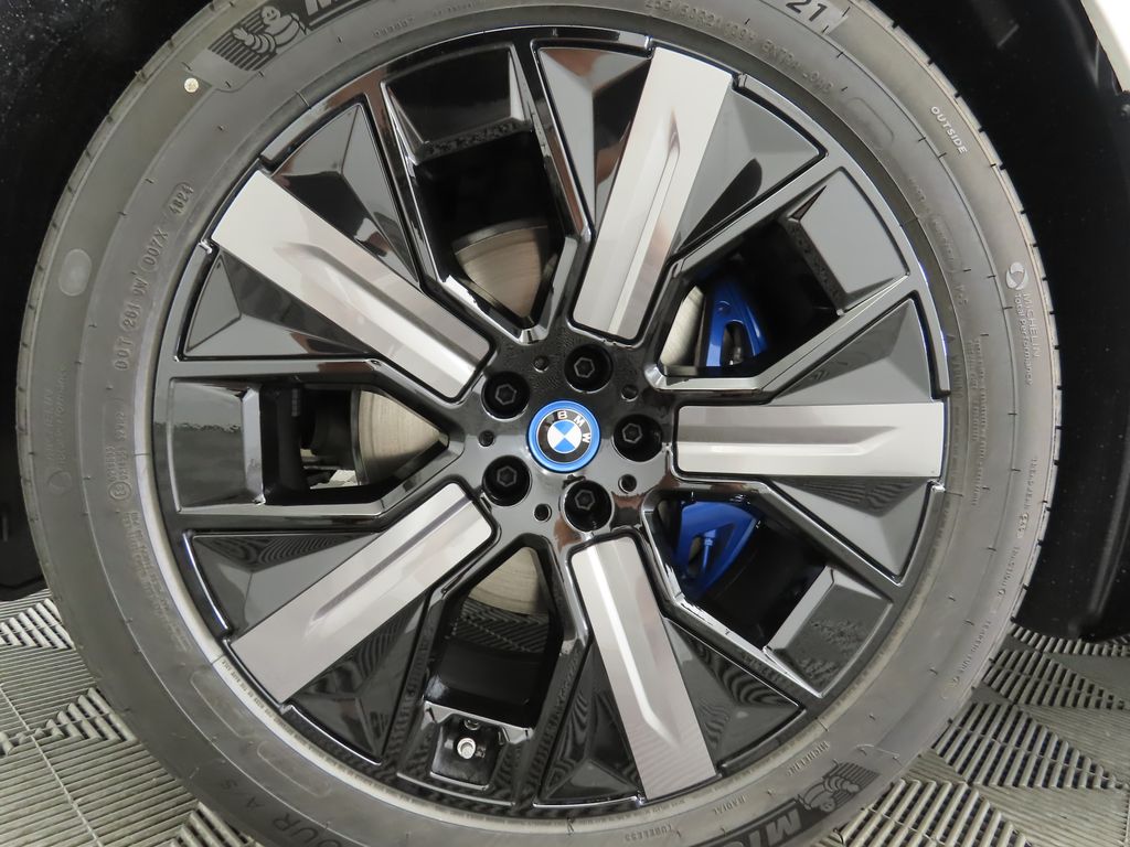 2025 BMW iX xDrive50 29