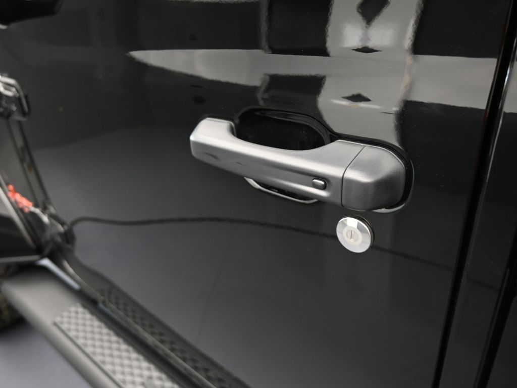 New 2026 Black Clearcoat Jeep Mojave image 26