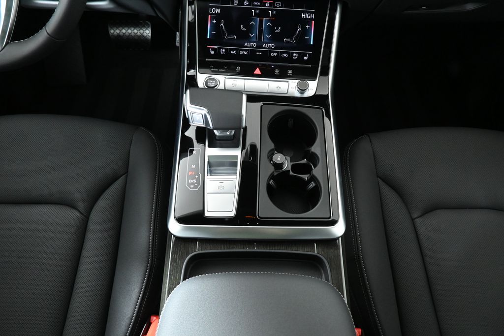 Thumbnail: 2026 Audi Q8 - 19