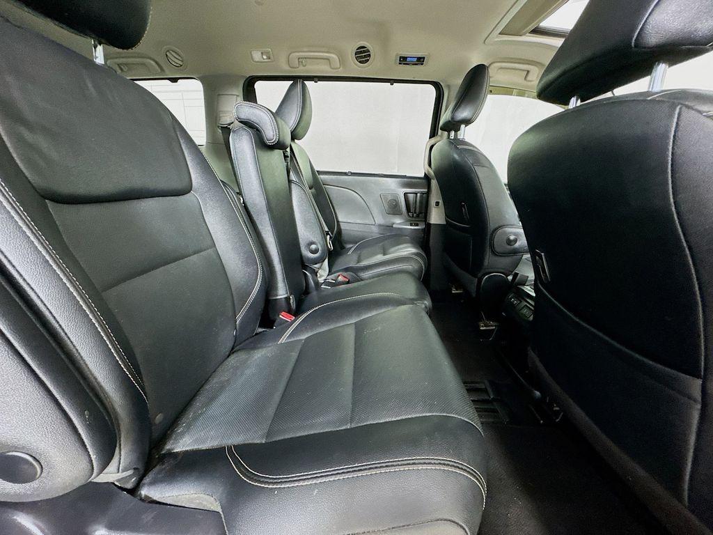 Used Car 2020 Toyota Sienna  For Sale Under $30,000 In Austin, Texas