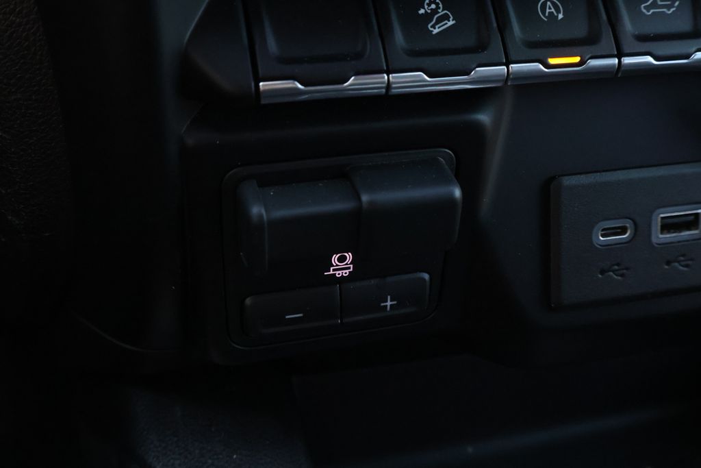 Thumbnail: 2021 Chevrolet Silverado 1500 - 29