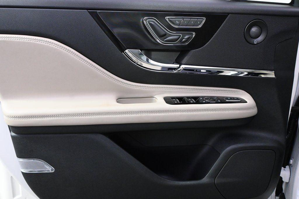 New 2026 White Lincoln Reserve image 20