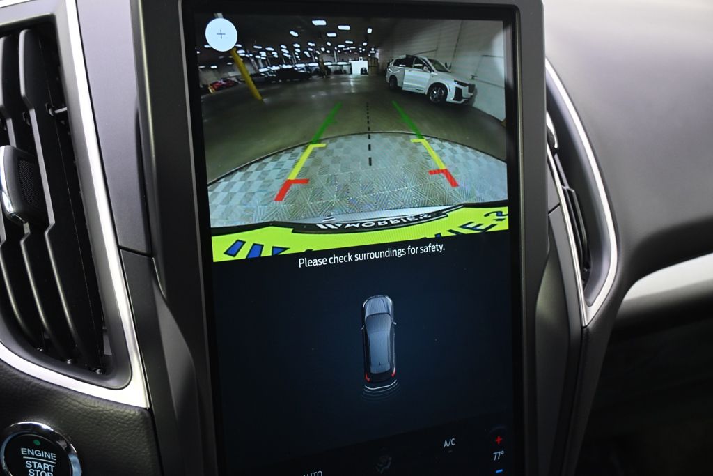 Used 2024 Silver Ford SE image 29