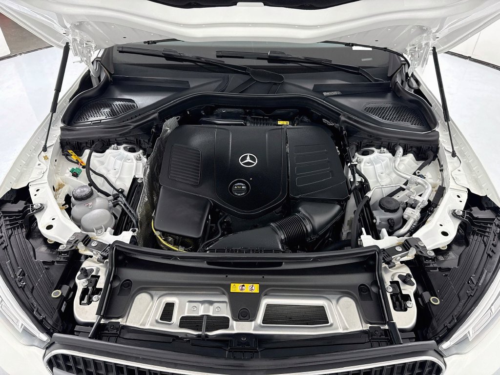 Thumbnail: 2025 Mercedes-Benz GLC - 29