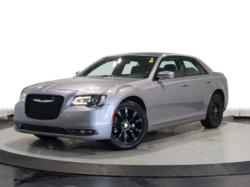 Billet Silver Metallic Clearcoat 2018 Chrysler 300 Sedan All-Wheel Drive 8-Speed Automatic