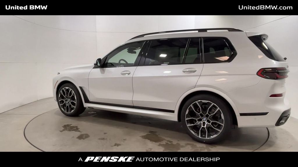 2025 BMW X7 xDrive40i 6