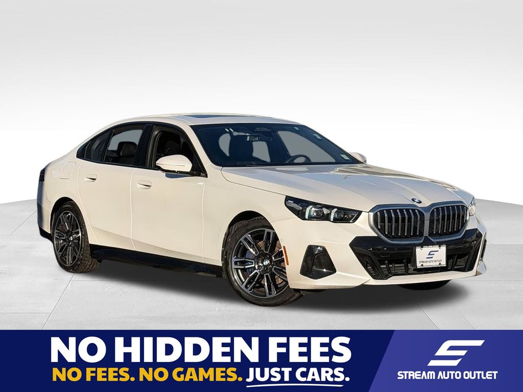 Mineral White Metallic 2026 BMW 5 Series Sedan All-Wheel Drive 8-Speed Automatic