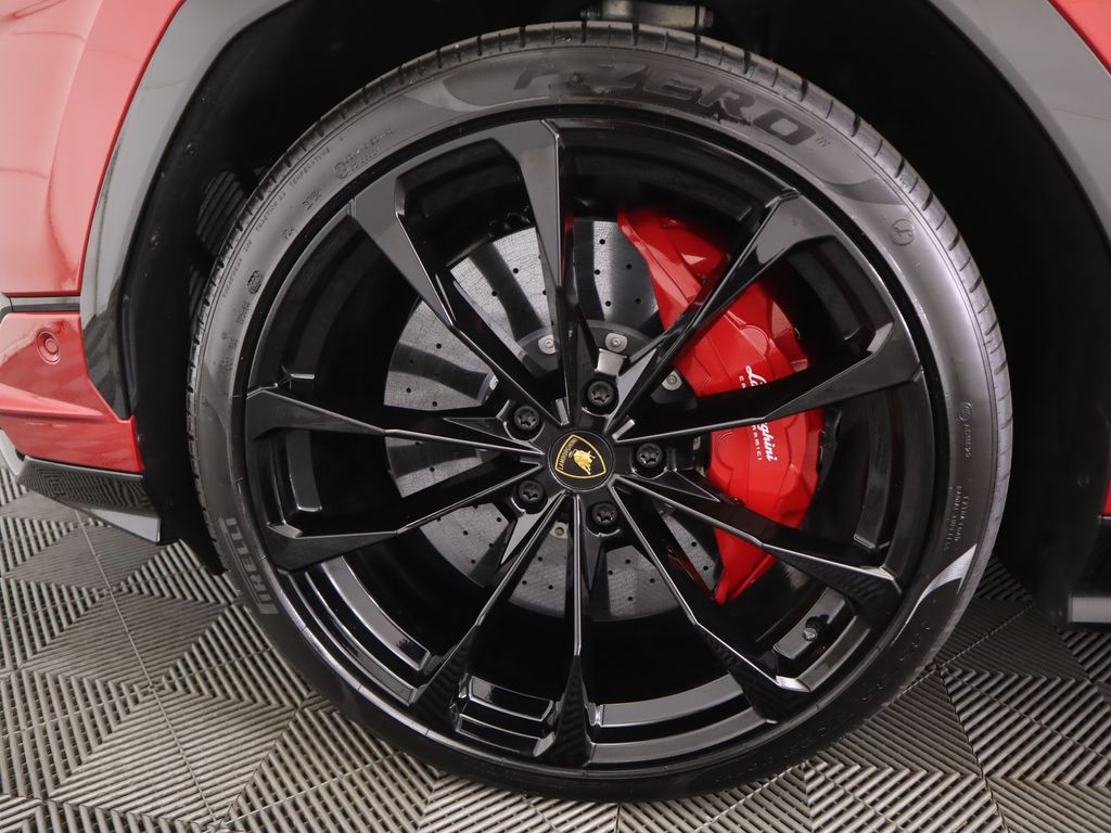 Thumbnail: 2024 Lamborghini Urus - 31