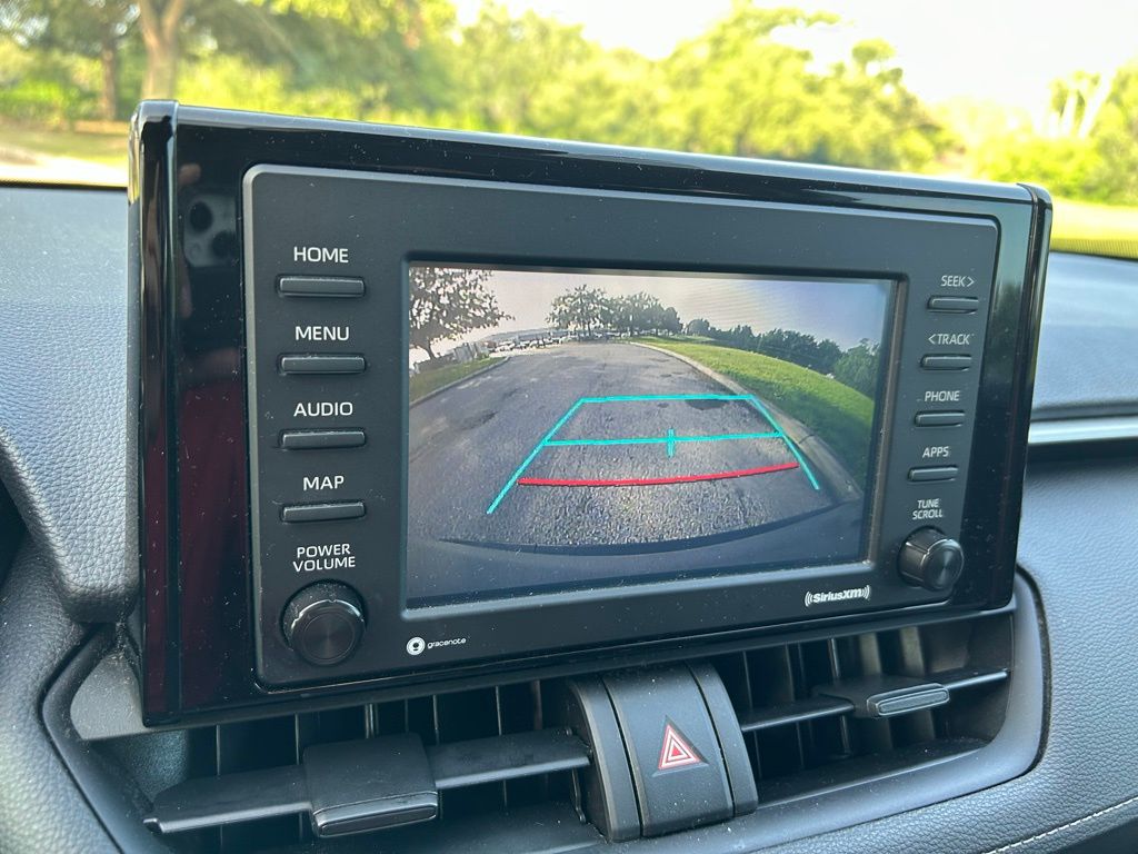 Thumbnail: 2021 Toyota RAV4 - 25