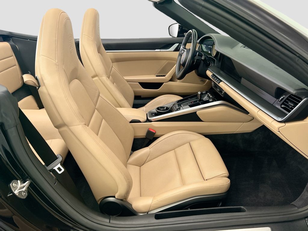 Thumbnail: 2020 Porsche 911 - 20