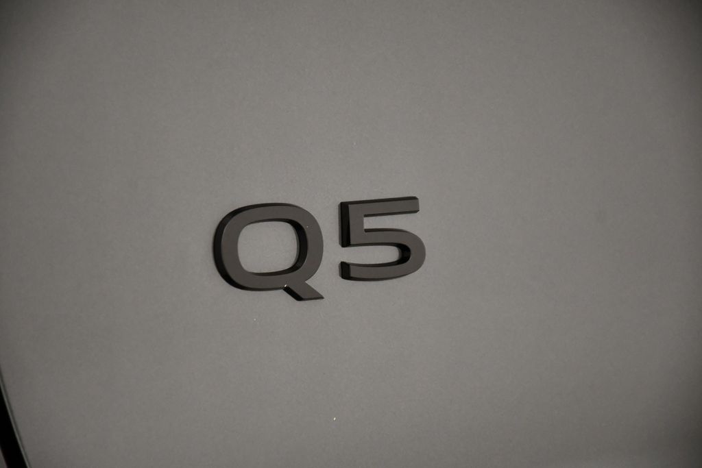 Thumbnail: 2025 Audi Q5 - 9