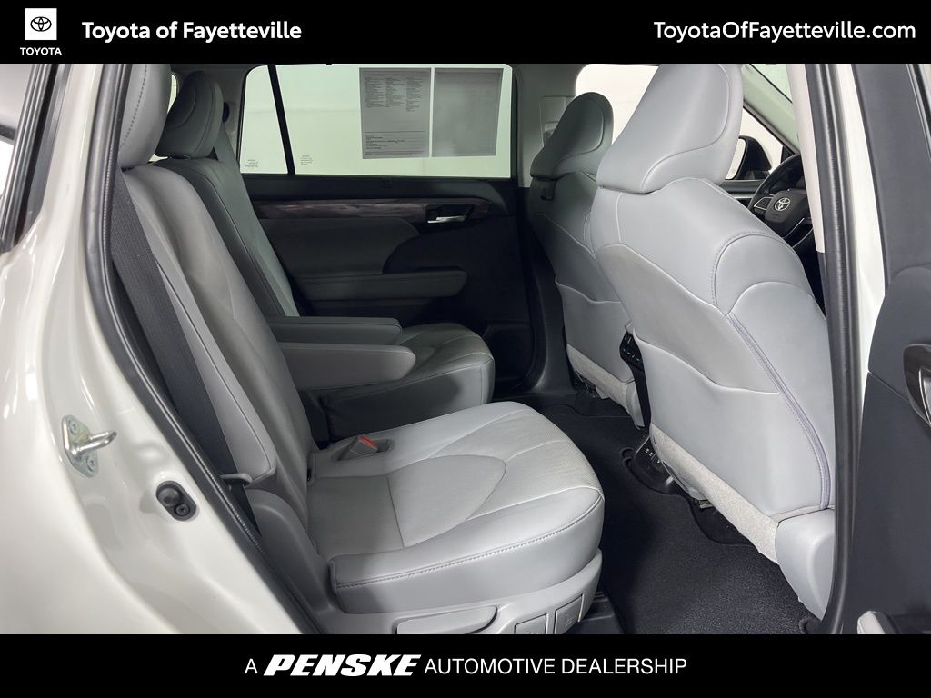 Thumbnail: 2021 Toyota Highlander - 9