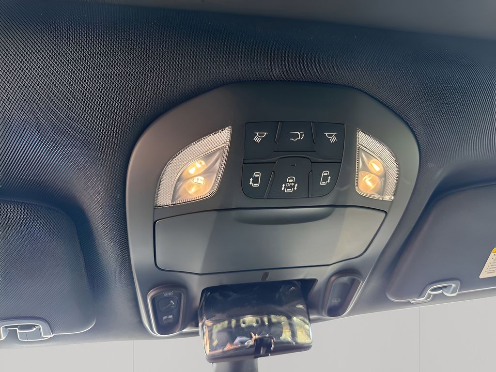2025 Chrysler Pacifica Select - Photo 33