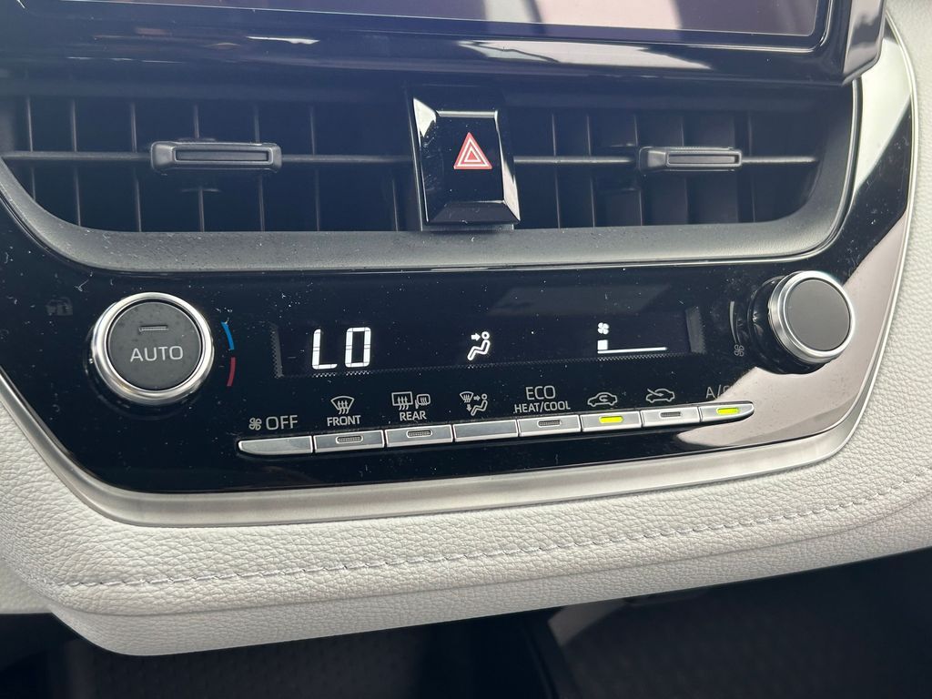 Used 2024 Ice Cap Toyota SE image 18