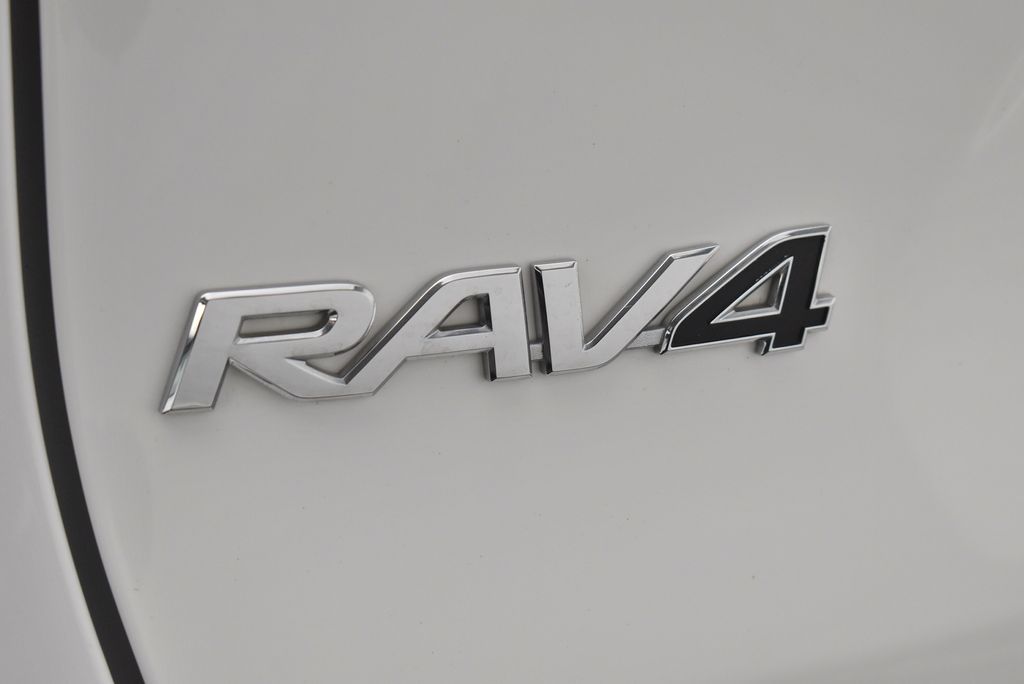 Thumbnail: 2024 Toyota RAV4 - 9