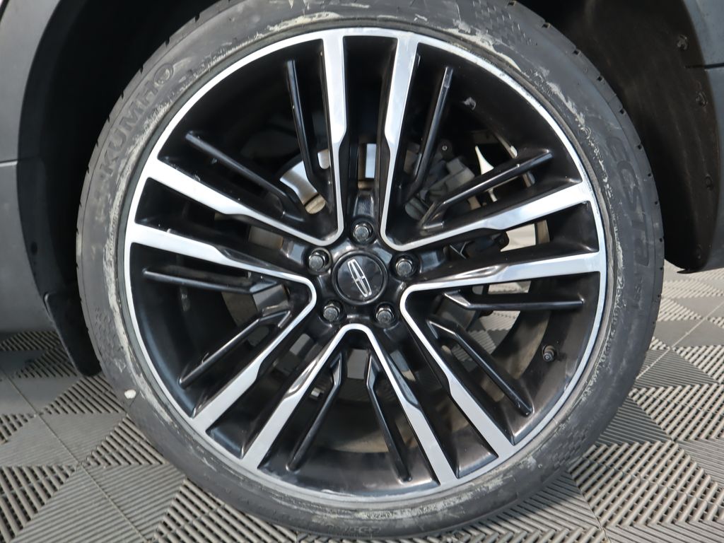 Thumbnail: 2017 Lincoln MKC - 29