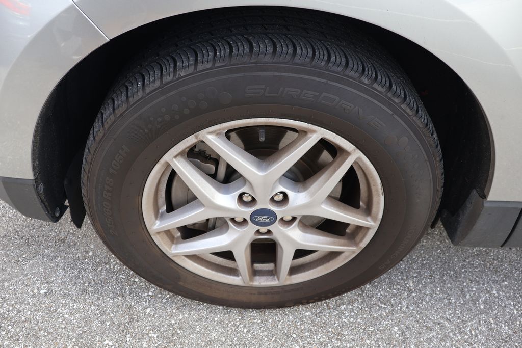 Thumbnail: 2021 Ford Edge - 4