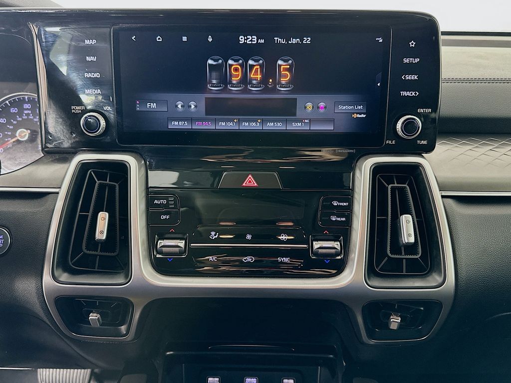 Thumbnail: 2022 Kia Sorento - 15